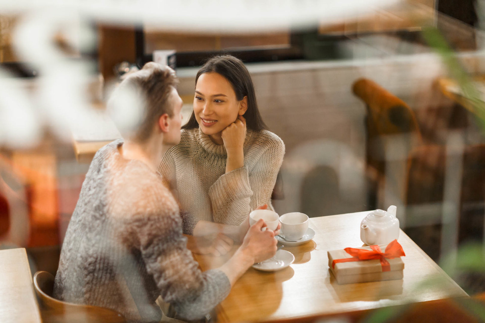 Früher wurde sich noch klassisch im Cafee getroffen um die ersten Flirtversuche zu starten